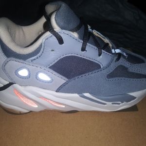 Adidas YEEZY boots 700 V1 Infant